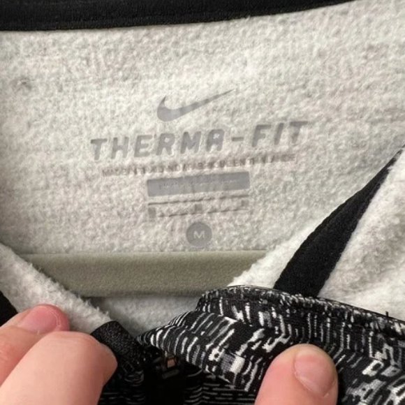 Nike Therma-Fit jacket size M - Picture 2 of 8